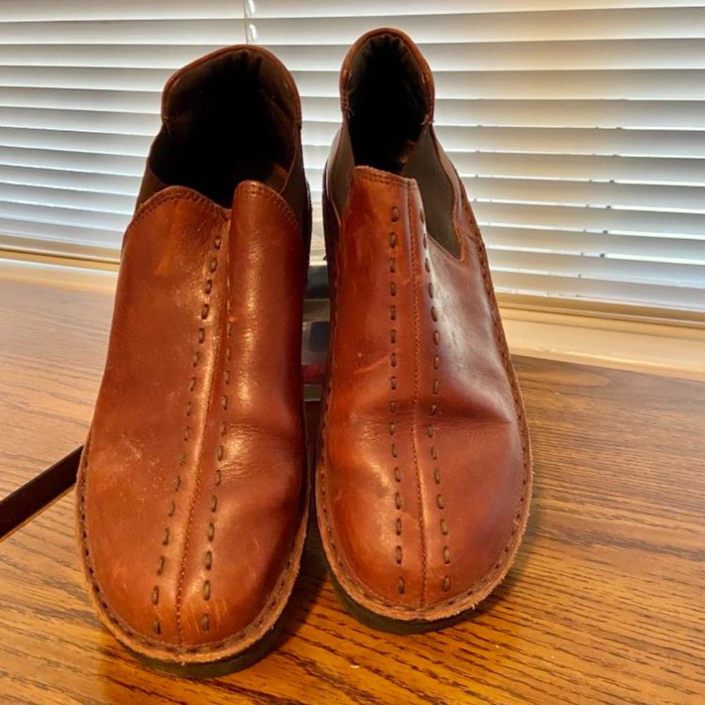 Women Shoes (Size 7)